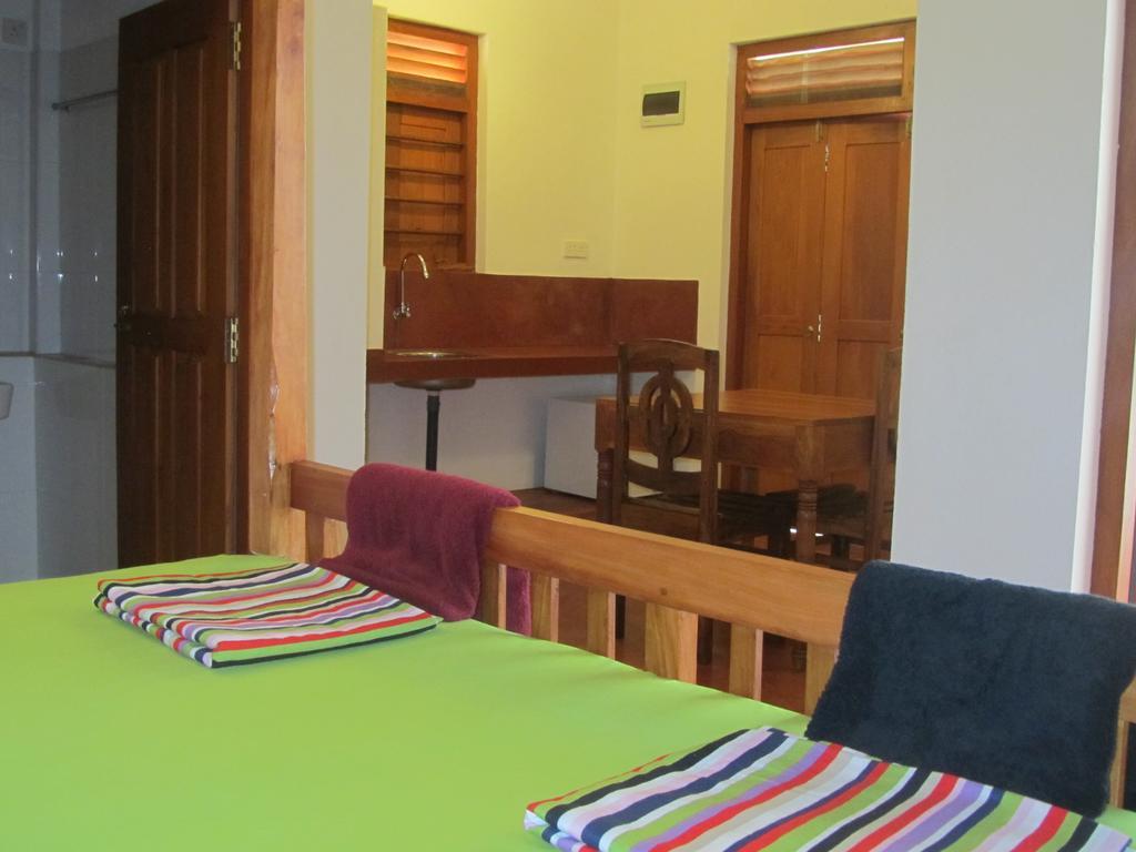Peacock Land Hotel Tangalle Room photo