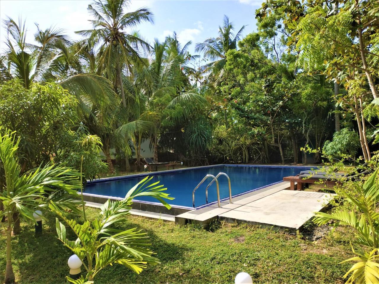 Peacock Land Hotel Tangalle Exterior photo